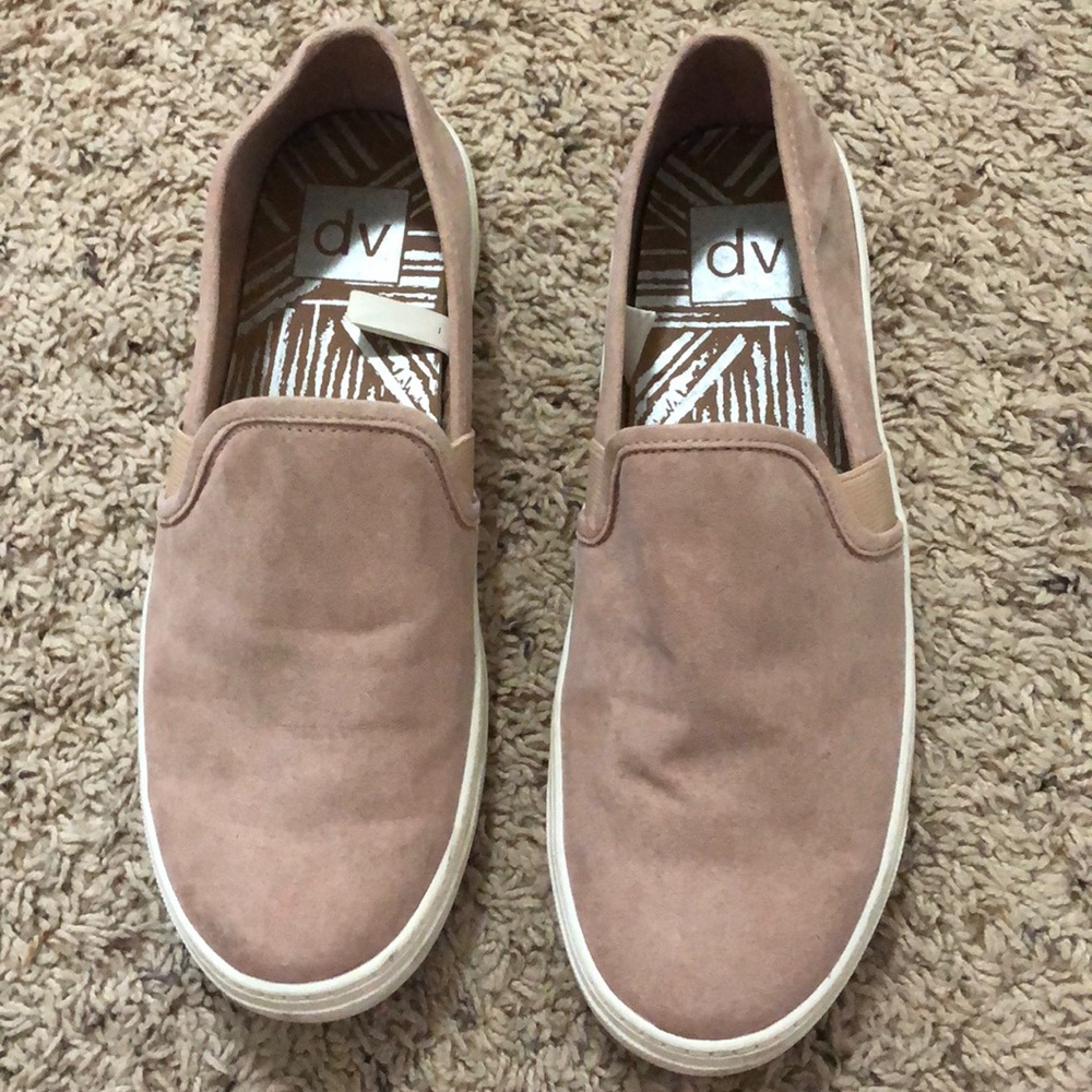 Blush flat shoes